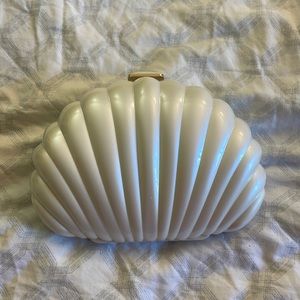 SEASHELL CLUTCH & CROSSBODY